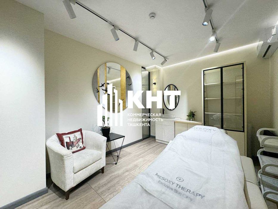 Аренда помещения 65м2 Ц-1 центр города 1 линия большой фасад