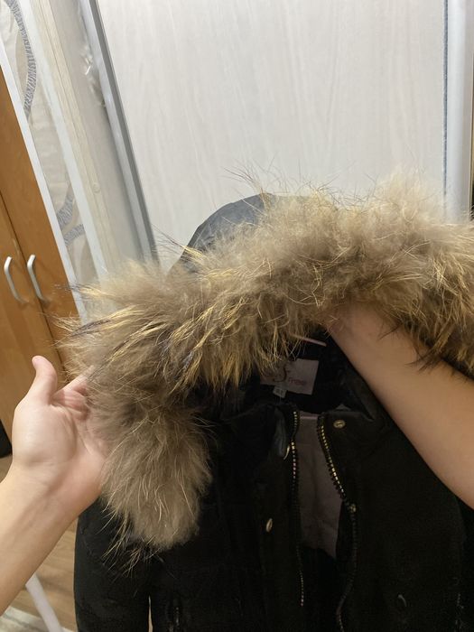 Черная длинная куртка для девочки