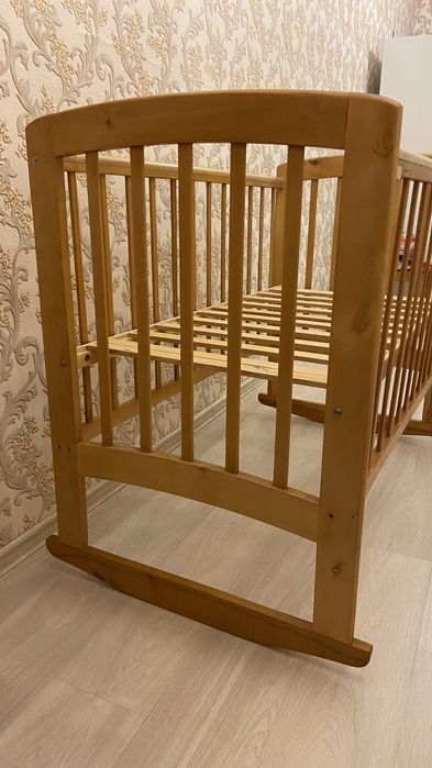 Продам детскую кроватку