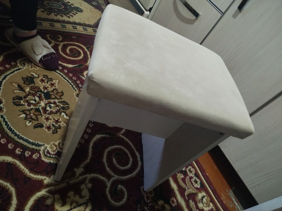 Stol stul yangi oshxonaga