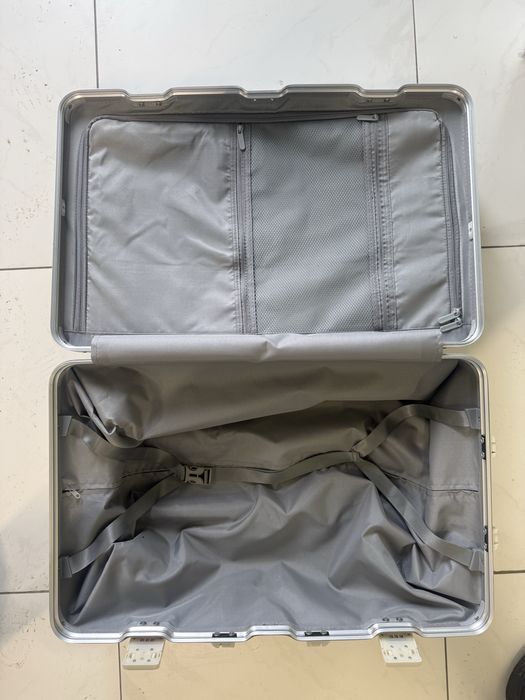 Чемодан сломана тяга