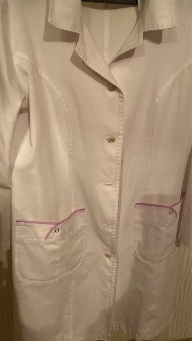 Продам медицинские халаты