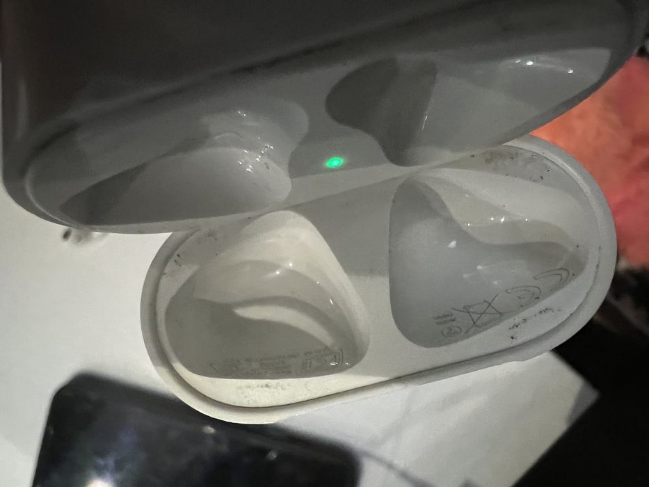 Air pods 2 original. Левая ушка