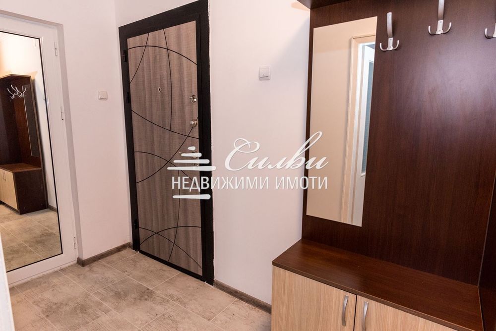 Продава се Двустаен апартамент в Шумен, Тракия - 72 кв.м за 1240 €/кв.м - Снимка #4