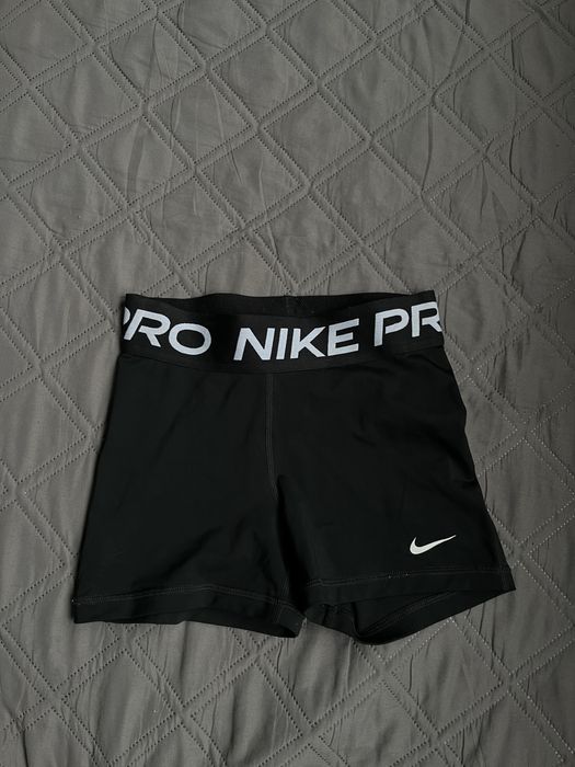 NIKE PRO, къси спортни гащи, размер Хс