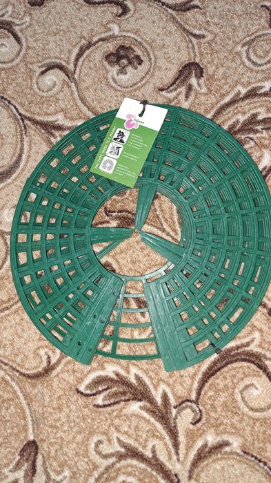 Продам держатель для клубники