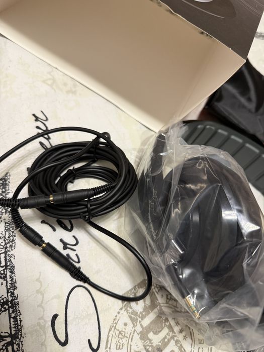 Слушалки HD681 EVO