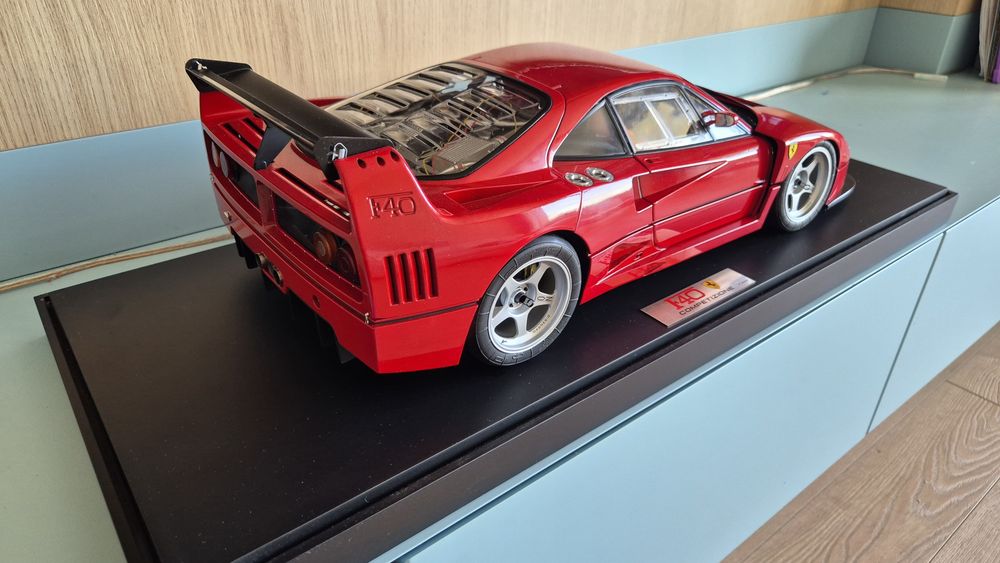 Ferrari F40 Competizione 1/8