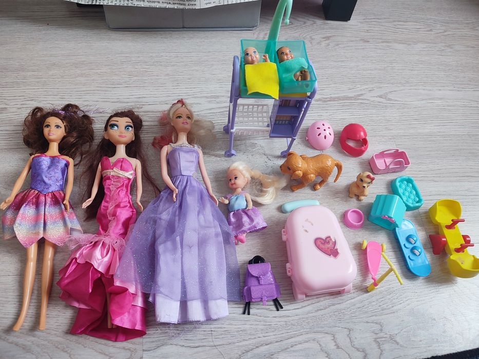 Кукли и аксесоари