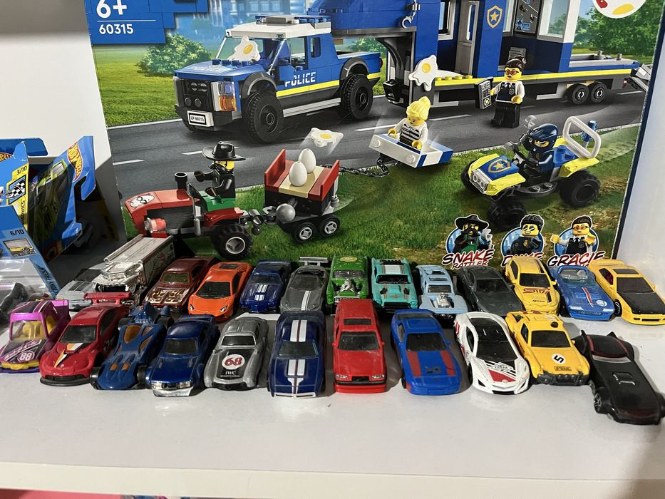 Колички HOT Wheels