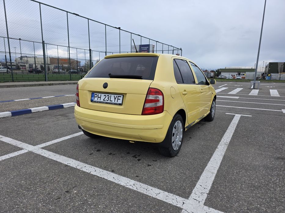 Skoda Fabia-Galben