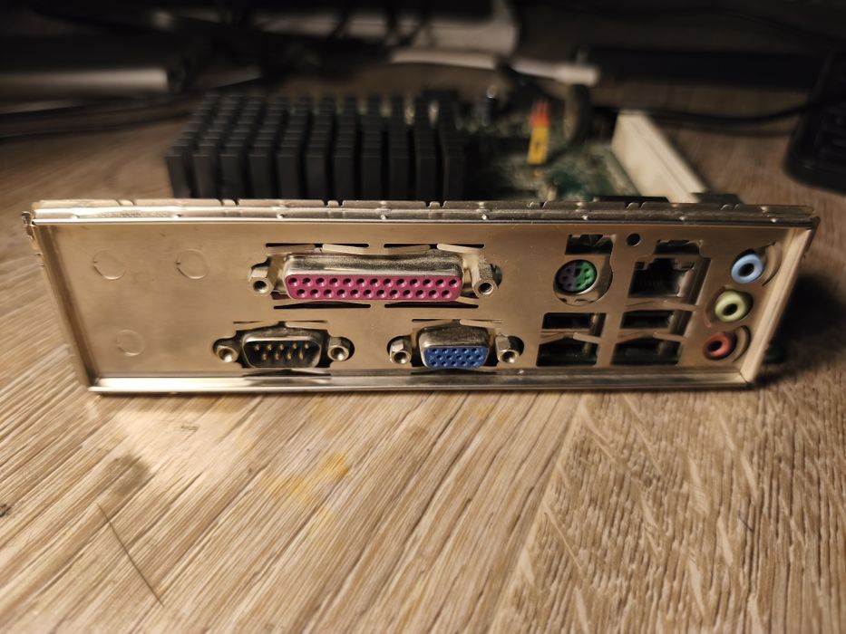 Материнская плата Intel D2500HN