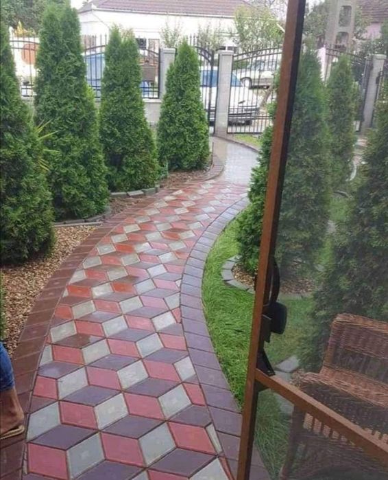 Reduceri de preț pentru pavaje și pavele model Brun Montaj transport