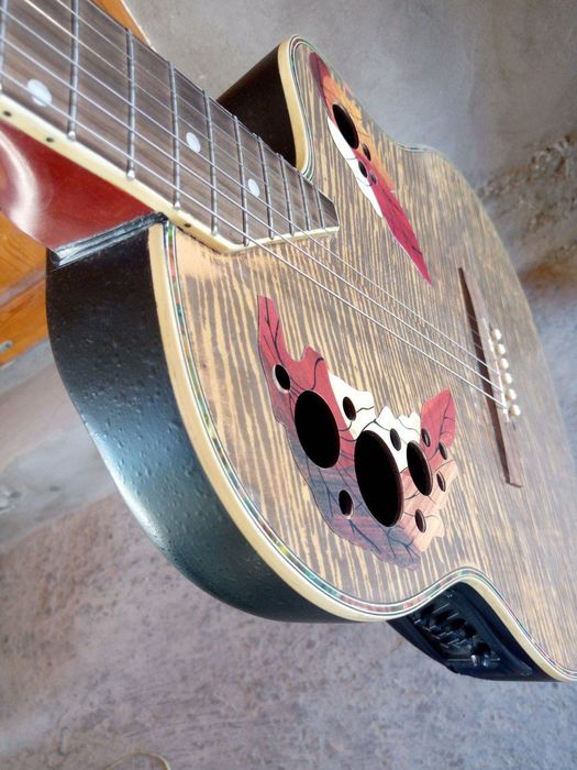 Yangi Guitar Sotiladi.Gitara sotiladi