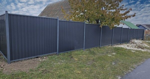 Установка заборов ограничения