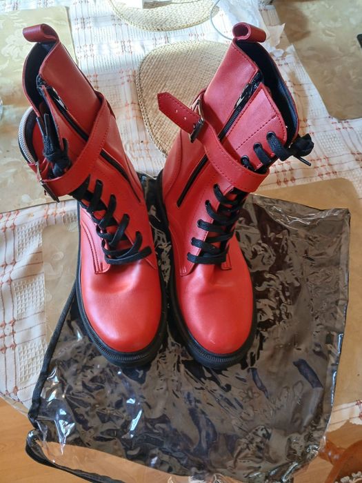 Дамски ботушки от естествена кожа