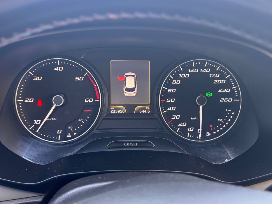 vând Seat Leon xperience, 4x4, an 2015, motor 2.0, diesel, 147 kw. Cutie automată dsg. 4 moduri de condus.