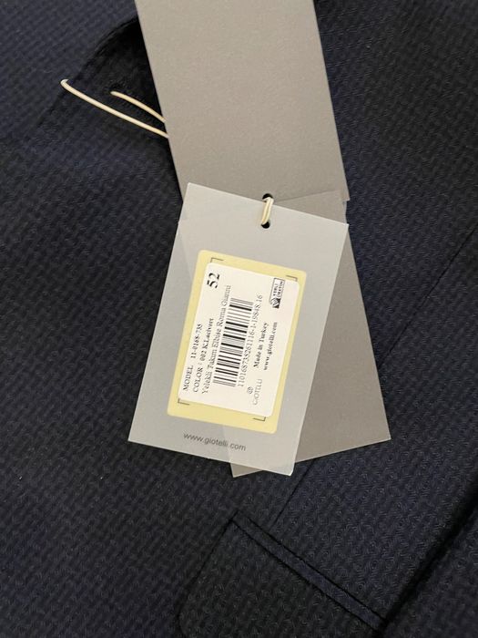 Костюм тройка 52 размер. Новый!