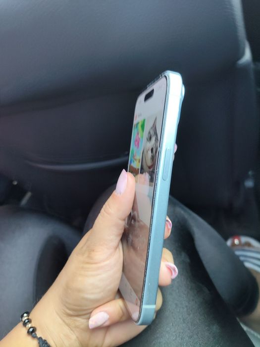 iPhone 15 simplu