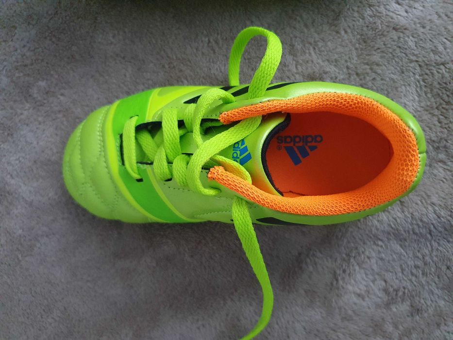 Ghete fotbal noi Adidas 28