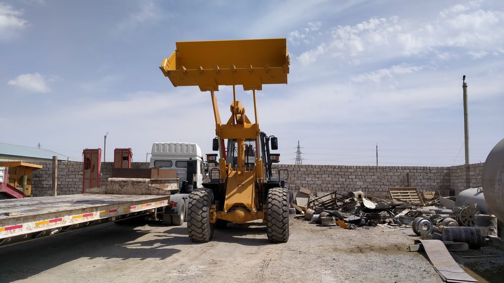 Сдам на длительныйсрок фронтальный погрузчик 3куб