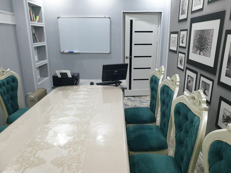 Срочно продаётся стол стулья в идеальном состоянии