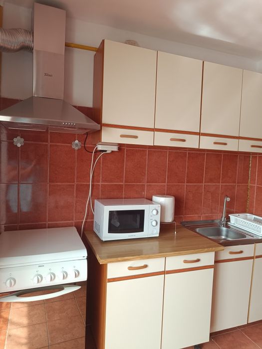 Închiriez apartament 2 camere decomantate