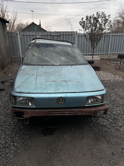 Продам пассат б3 универсал по запчастям