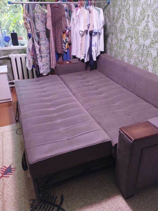 Ugalok, divan ham spalniy ham ugalok qilib ishlatsa bo'ladi