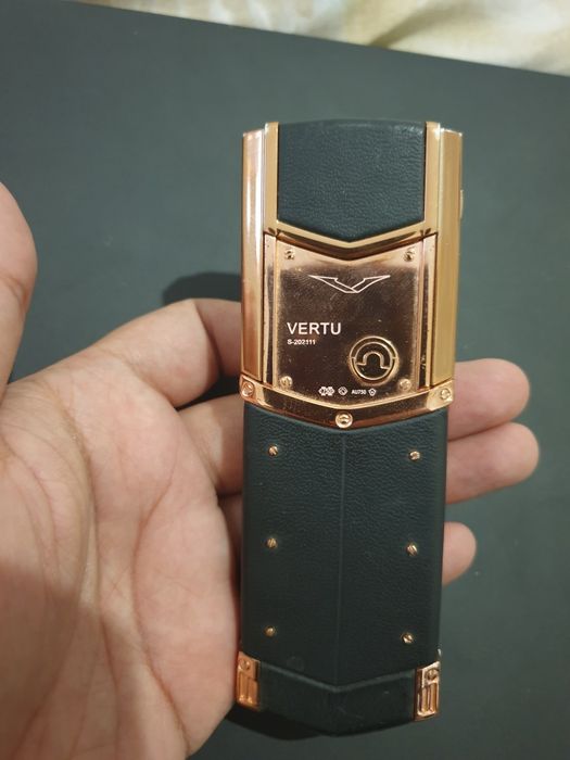 Vertu telefon sotiladi