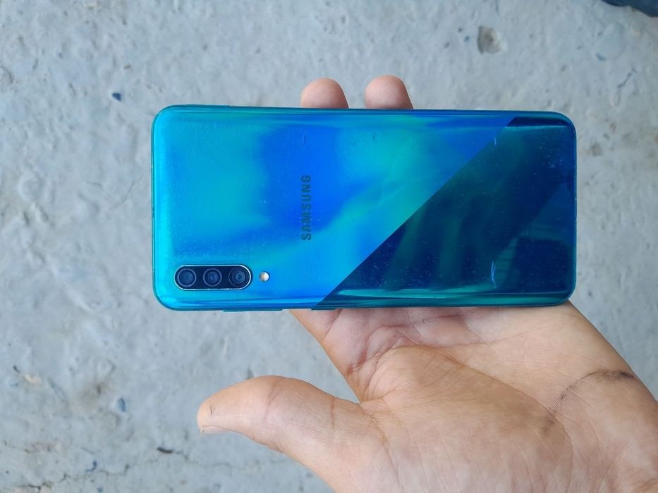Samsung a30s holati yaxshi