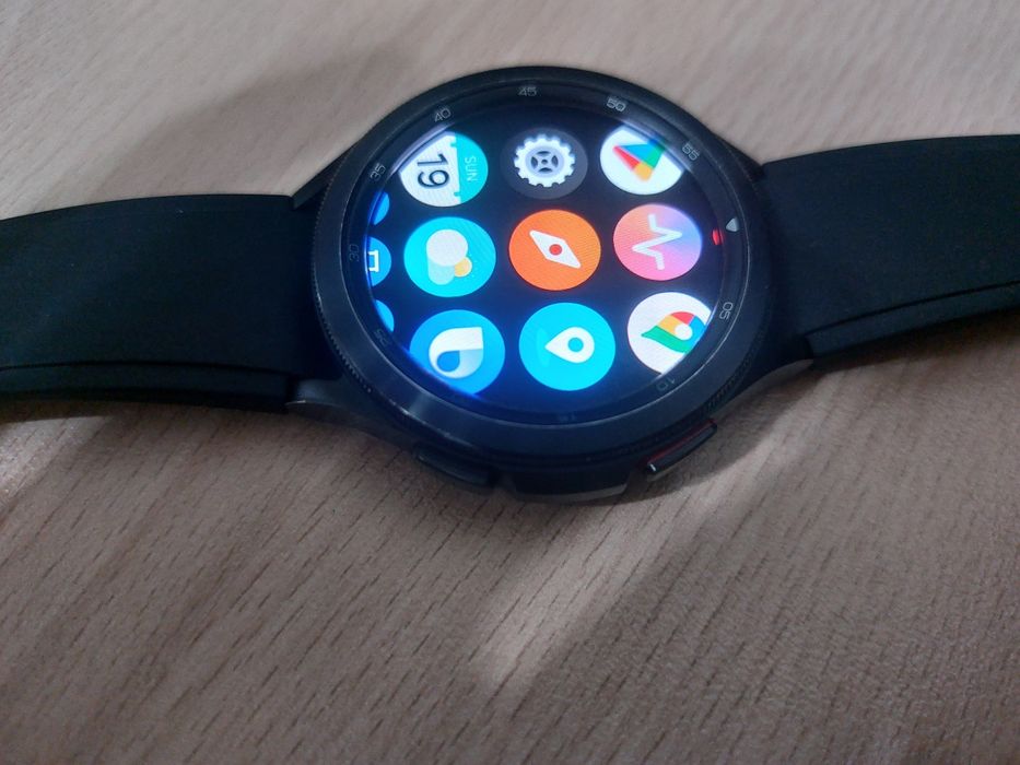Смарт часы Samsung Galaxy Watch 4 Classic