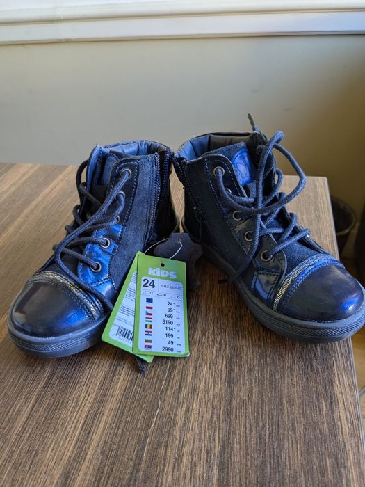 Ghetute Lasocki marimea 24 piele