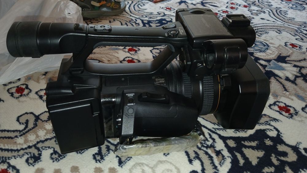 Sony.NXCAM 5 ( 18x10) soat