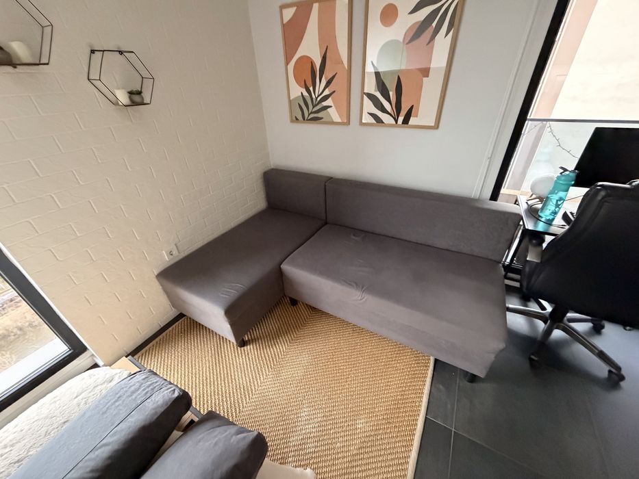 Разтегателен ъглов диван с функция сън – 200 × 135 см