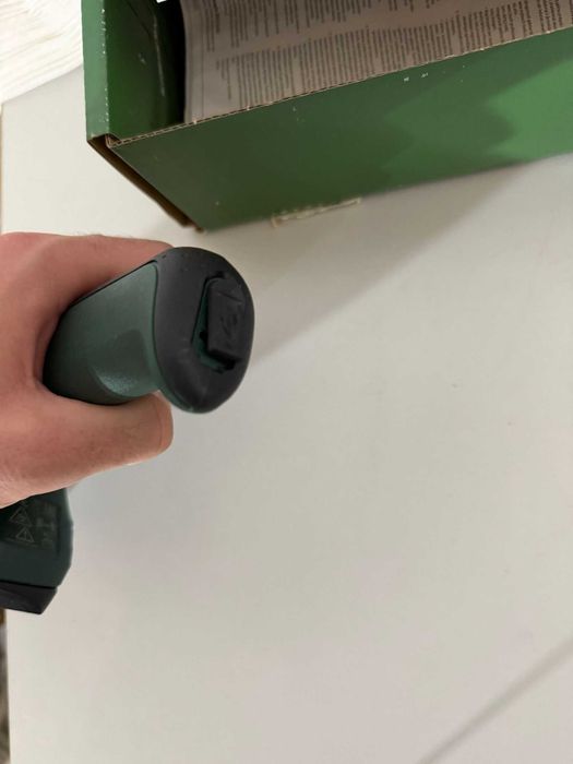 Bosch EasyShear – Foarfecă de grădină cu acumulator integrat 3,6 V, pentru iarbă și arbuști