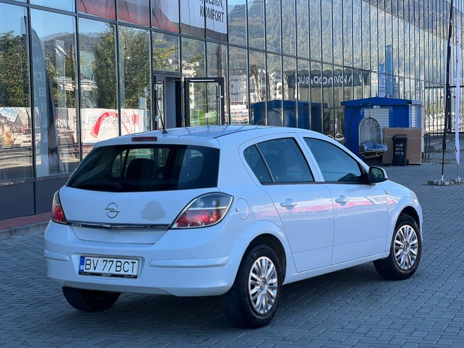 OPEL Astra 2013 — imagine 4