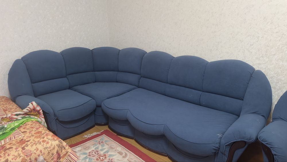 Продам диван с креслом