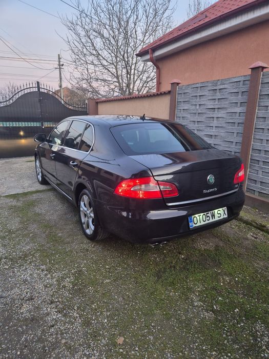Skoda superb  2.0d 2011