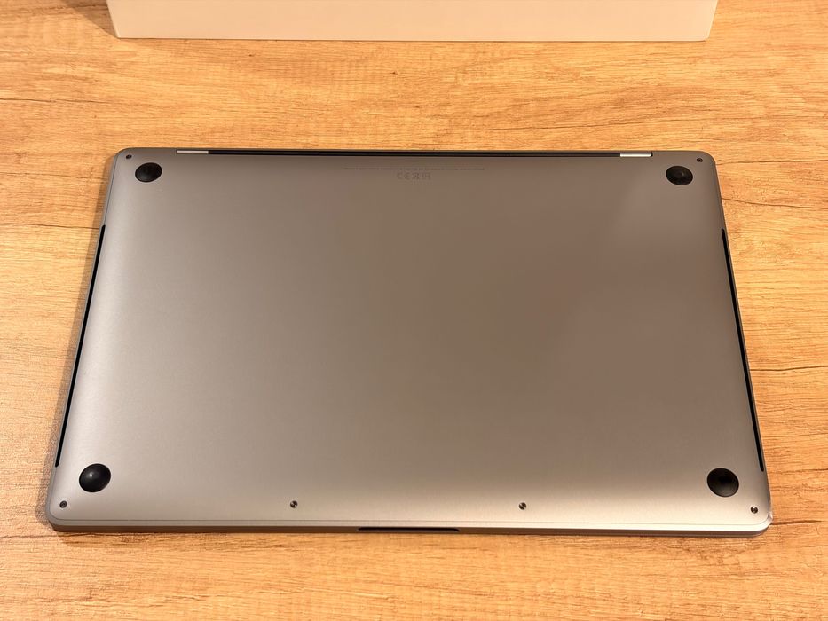 MacBook Pro 15 inch, Touch Bar, i9, 2.9 GHz, 16 GB, 512GB, Space Gray