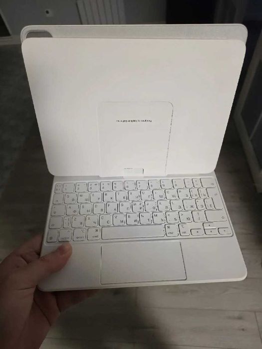 Apple Magic Keyboard Folio для iPad 10 / iPad A16, белая, оригинал