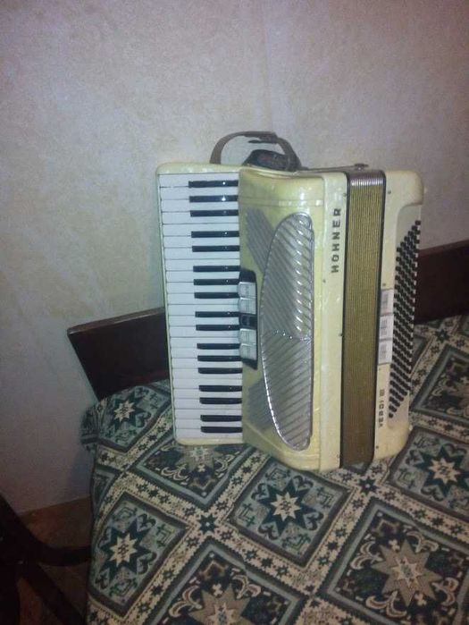 Акордеон HOHNER Verdi III 120 bass