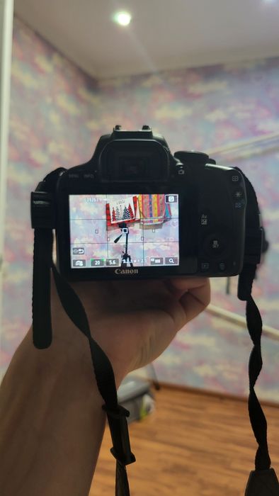 Фотоаппарат Canon 100d