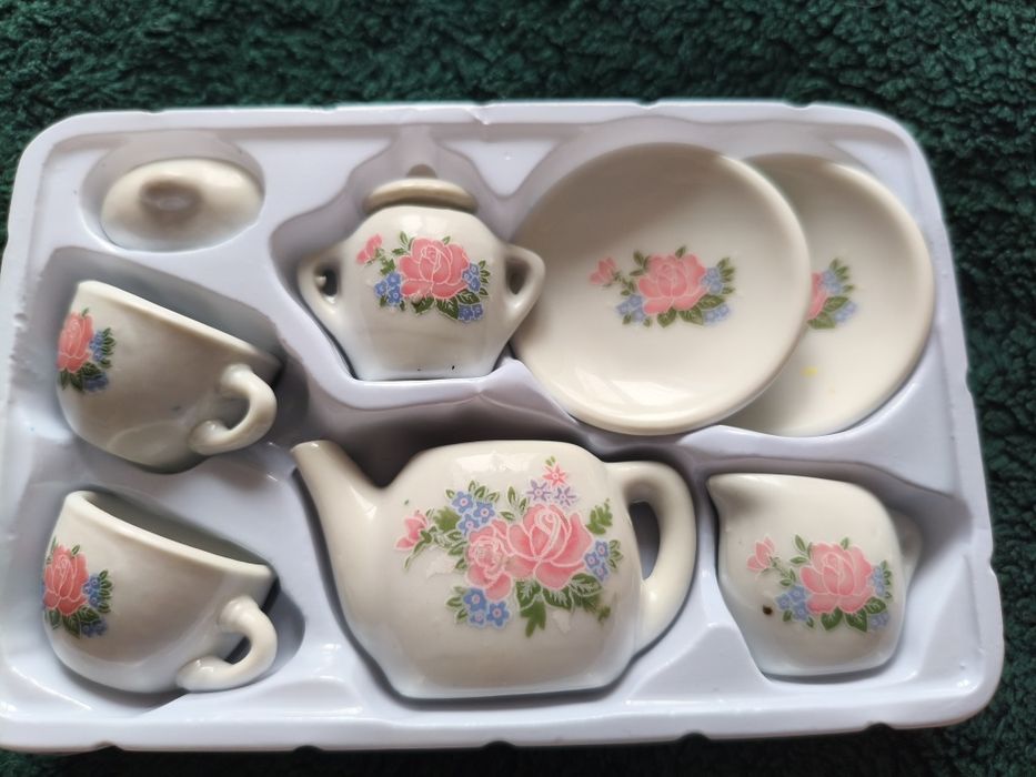 Продам игрушечный чайный сервис (керамика)