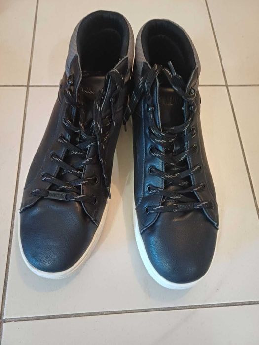 Продавам мъжки боти