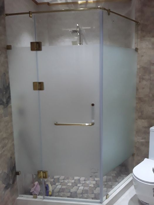 200 $ душкабина стеклянных  10 мм прозрачный  стекло+зеркала и ромбик