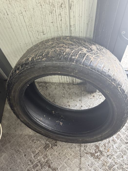 Продам шины 235/45 R18