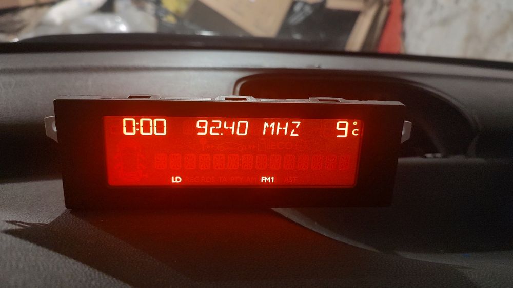 Продавам дисплей за Пежо/Ситроен