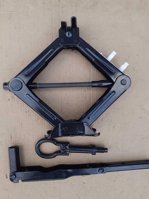 Cric,cheie de roti,cui-tractare FORD Focus, C-max, S-max, Mondeo