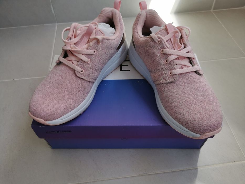 Adidasi Lotto - marimea 38.5